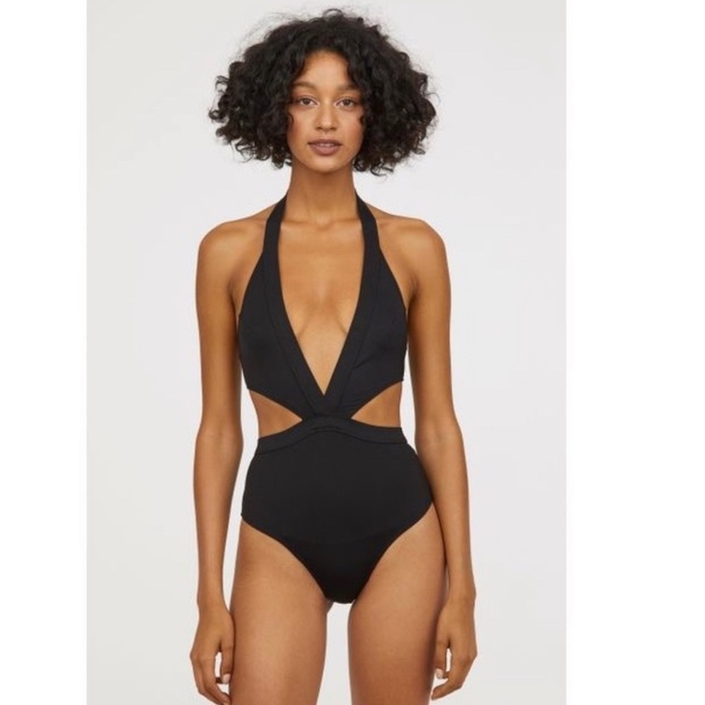Cut-Out Swimsuit 👙